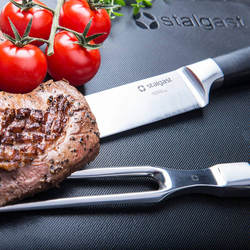 Zdjęcie do “Stalgast Deska do krojenia z wycięciem, czarna, 600x400x18 mm - kod S341637”.