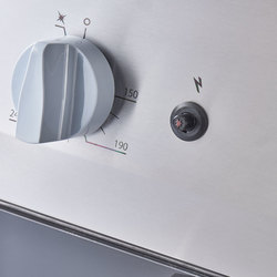 Zdjęcie do “Stalgast Kuchnia gazowa, 4-palnikowa z piekarnikiem gazowym, 22,5+5 kW, G20 kod S9710210”.
