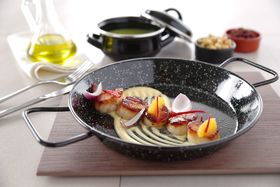 Zdjęcie do “Patelnia do paelli emaliowana śr. 200 mm - kod 622735”.