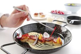 Zdjęcie do “Patelnia do paelli emaliowana śr.  200 mm - kod 622735”.