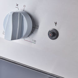 Zdjęcie do “Stalgast Kuchnia gazowa z piekarnikiem elektrycznym, 4-palnikowa, P 20.5+7 kW, U G30 - kod S9715130”.