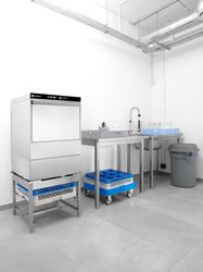 Zdjęcie do “Zmywarka do szkła 40x40 z -sterowanie elektroniczne Hendi 3 programy mycia - kod 230268”.