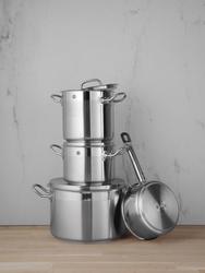 Zdjęcie do “Garnek wysoki Profi Line z pokrywką poj. 16 l, śr 280x(H)260 - kod - 832509”.