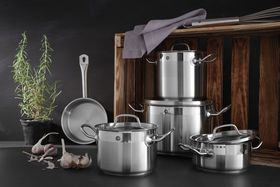 Zdjęcie do “Garnek wysoki Profi Line z pokrywką poj. 24 l, śr 320x(H)300 mm - kod 832608”.