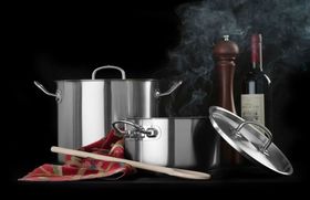 Zdjęcie do “Hendi Garnek wysoki Kitchen Line z pokrywką poj. 2,8 l śr 160(H)140 mm - kod 837108”.