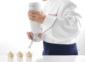 Zdjęcie do “Syfon do bitej śmietany 1 l Kitchen Line - kod 588376”.