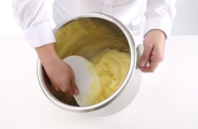 Zdjęcie do “Skrobka cukierniczo-piekarnicza półokrągła 159x103 mm 6 sztuk - kod 554159”.