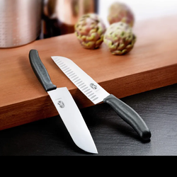 Zdjęcie do “Victorinox Swiss Classic Nóż do jarzyn, ząbkowane ostrze 100 mm, żółty - kod 6.7736.L8”.