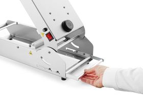 Zdjęcie do “Hendi Zgrzewarka do tacek Compact 700 W - kod 330005”.