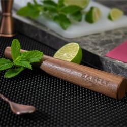 Zdjęcie do “Barfly Muddler drewniany 185 mm - kod M37060”.