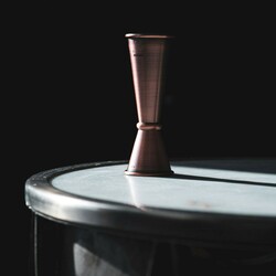 Zdjęcie do “Barfly Miarka barmańska 20/40 ml antyczna miedź - kod M37001ACP”.