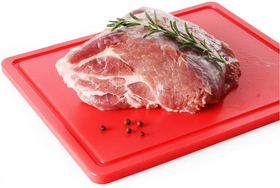 Zdjęcie do “Deska do krojenia HACCP 600x400 mm czerwona do surowego mięsa - kod 825617”.