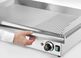 Zdjęcie do “Płyta grillowa Kitchen Line 1/3 ryflowana 3500 W - kod 154960”.