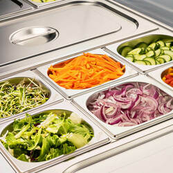 Zdjęcie do “Stalgast Stół chłodniczy 3 drzwiowy sałatkowy z nadstawą szklaną, poj, 368 l - kod S832232”.