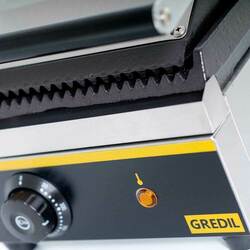 Zdjęcie do “Stalgast kontakt grill pojedynczy, Gredil, P 1.8 kW, U 230 V kod S742010”.
