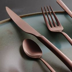 Zdjęcie do “Fine Dine Widelec stołowy Amarone Bronze, OVE, 213 mm - kod 764930”.
