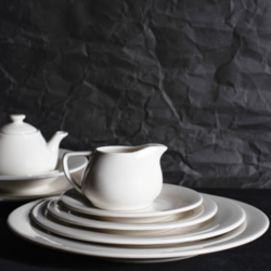 Zdjęcie do “Fine Dine Talerz płytki z płaskim rantem Dove 280 mm - kod 04ALM000873”.