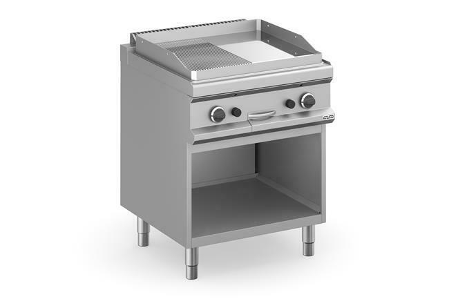 Zdjęcie do “Płyta grillowa gazowa, na podstawie z trzech stron zamkniętej 700x700 - 1/2 gładka, 1/2 ryflowana, Magistra Plus 700 kod MFTG77ALR”.