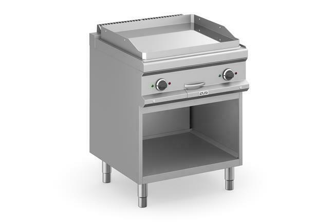 Zdjęcie do “MBM Płyta grillowa elektryczna, na podstawie z trzech stron zamkniętej 700x700 - gładka, chromowana, Magistra Plus 700 kod MFTE77ALC”.