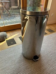 Zdjęcie do “OUTLET Kosz pedałowy okrągły z wkładem 30 L - kod  691342”.